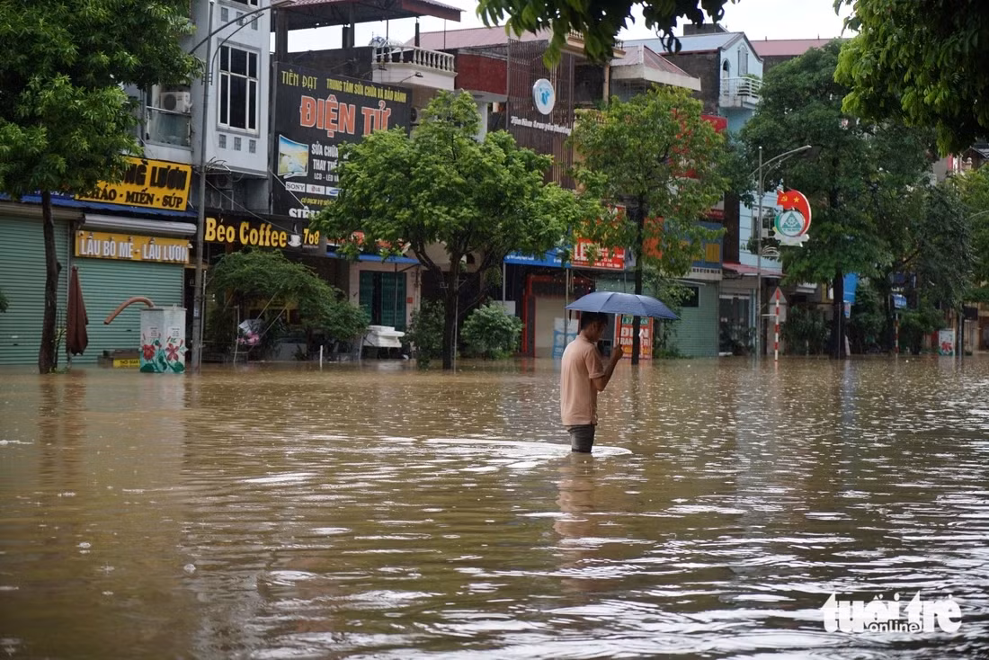 Mất điện diện rộng, giao thông tê liệt ở các khu đô thị tại Thái Nguyên - Ảnh: VŨ TUẤN