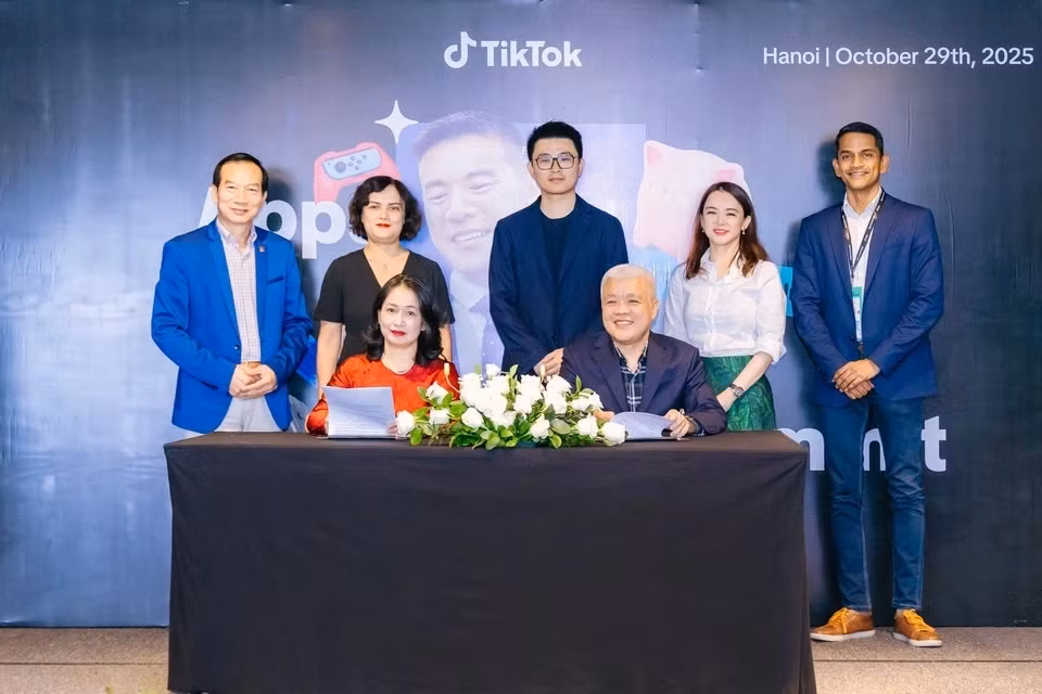 TikTok ký kết MOU với Trung tâm Chuyển đổi số trực thuộc Bộ Văn hóa, Thể thao và Du lịch Việt Nam. Ảnh: BTC.