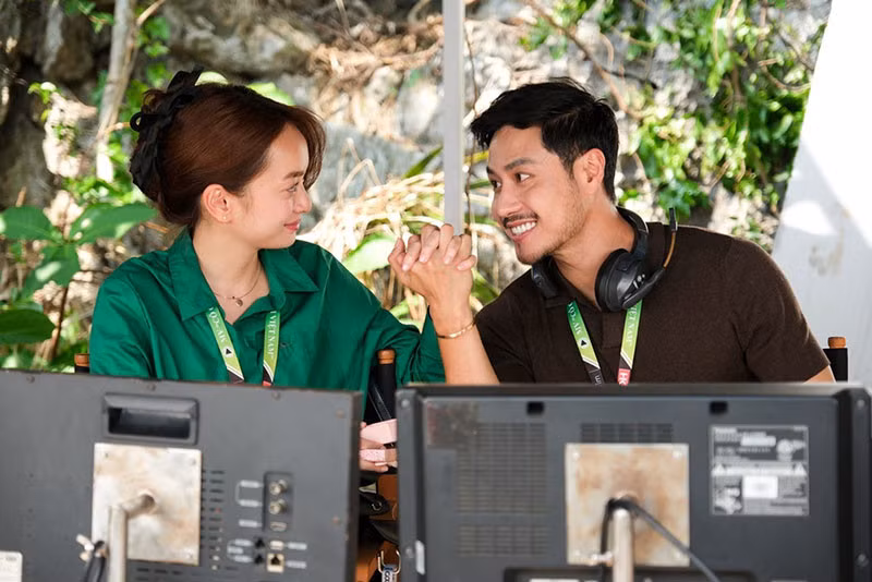 Sau màn thua với “Yêu nhầm bạn thân” ở phòng vé, dàn diễn viên Thanh Sơn, Kaity Nguyễn, Trần Ngọc Vàng đã có màn phục thù với “Tử chiến trên không“. Ảnh: Nhà sản xuất Yêu nhầm bạn thân