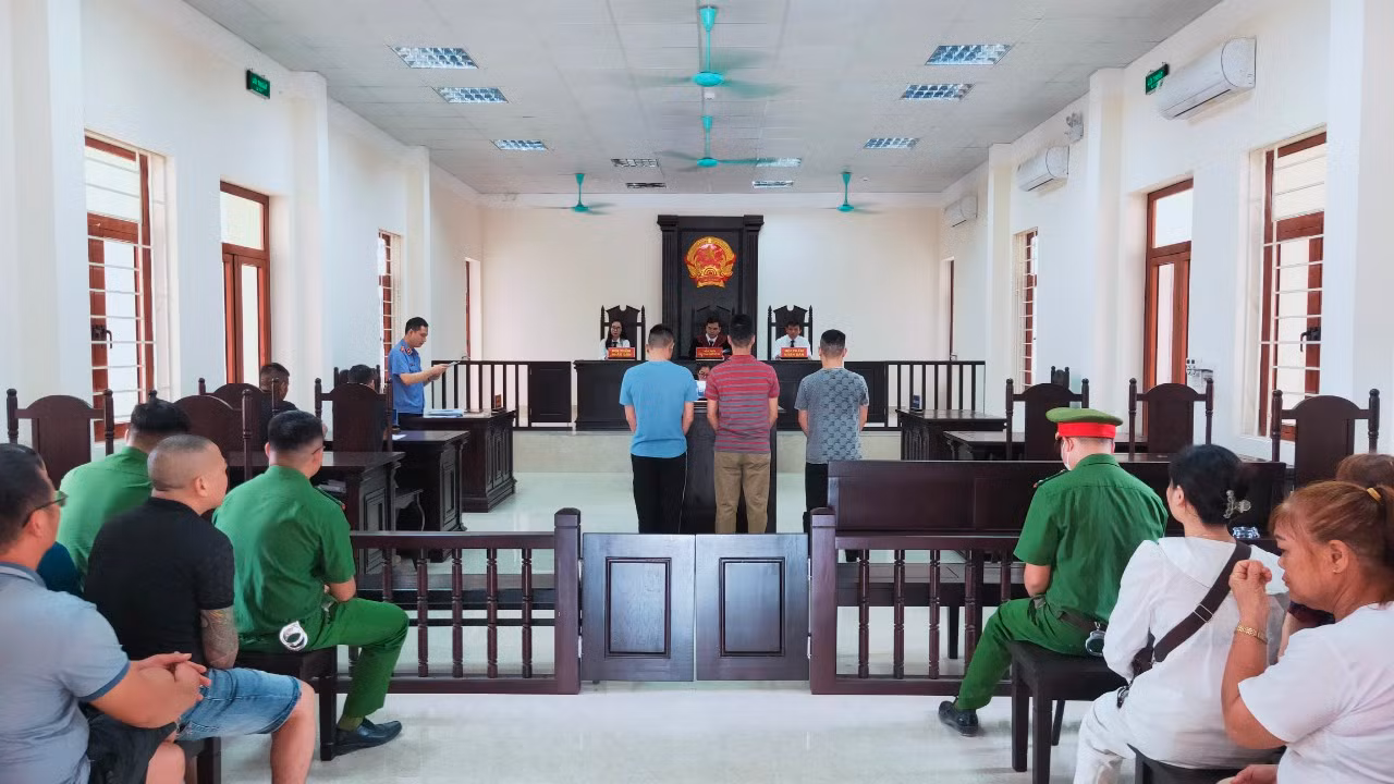 Kiểm sát viên VKSND huyện Ba Chẽ thực hành quyền công tố và kiểm sát xét xử tại phiên tòa hình sự. (Ảnh: Đơn vị cung cấp)
