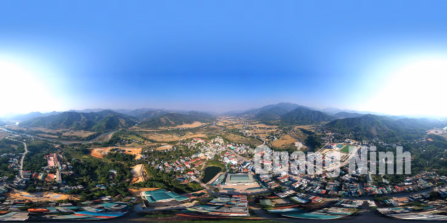 Trung tâm huyện Bình Liêu nhìn từ trên cao (1-2020). Ảnh: Hùng Sơn