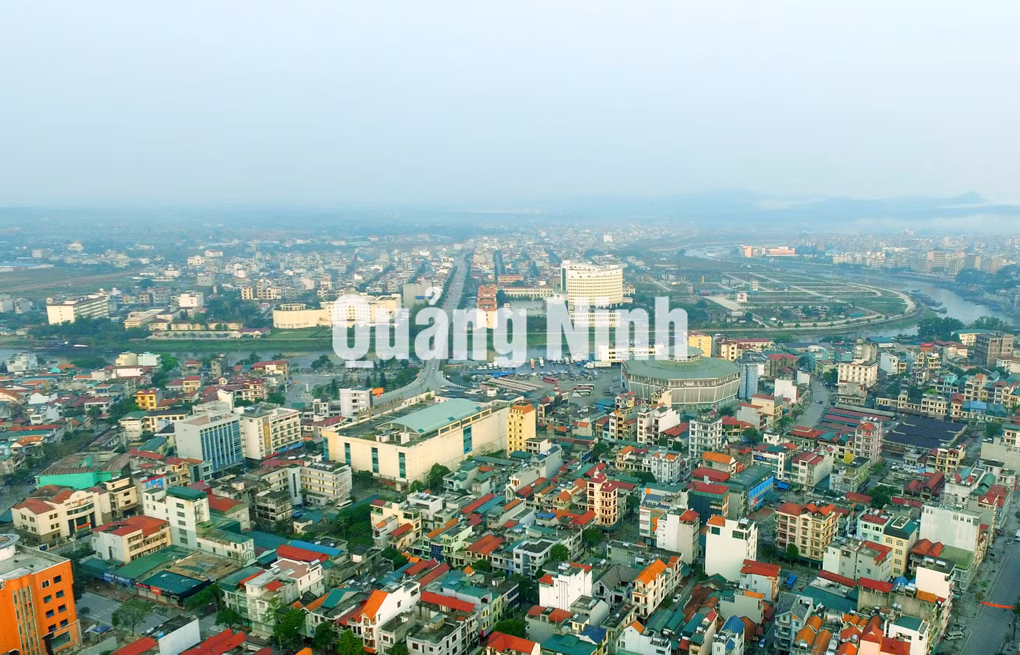 TP Móng Cái nhìn từ trên cao. Ảnh: Khánh Giang