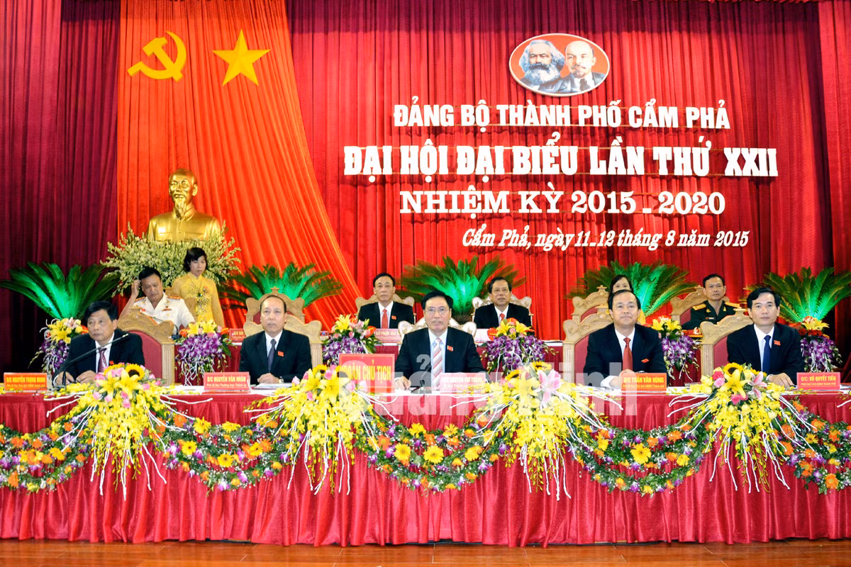 Đoàn Chủ tịch điều hành Đại hội