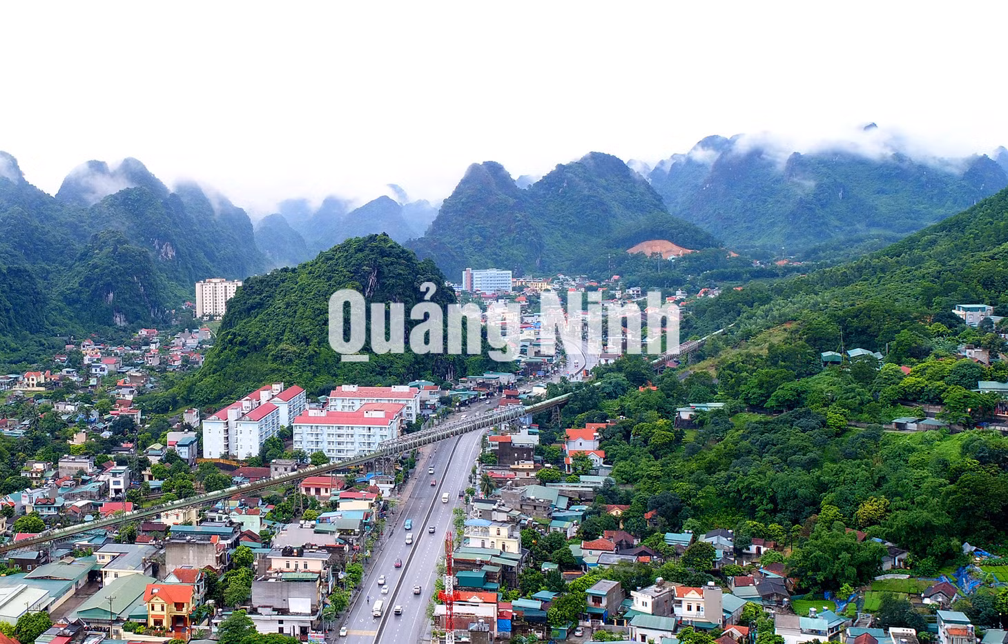 Phường Quang Hanh nhìn từ trên cao (7-2019). Ảnh: Khánh Giang