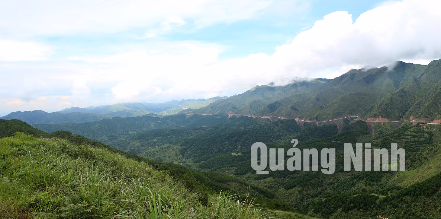 Cung đường biên giới huyện Bình Liêu. Ảnh: Khánh Giang