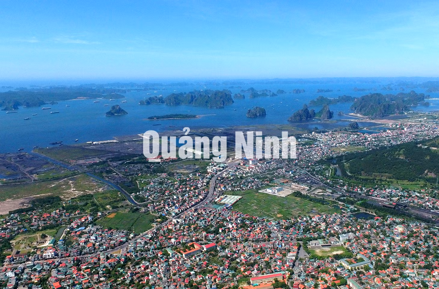 Trung tâm TP Cẩm Phả nhìn từ trên cao (7-2019). Ảnh: Khánh Giang
