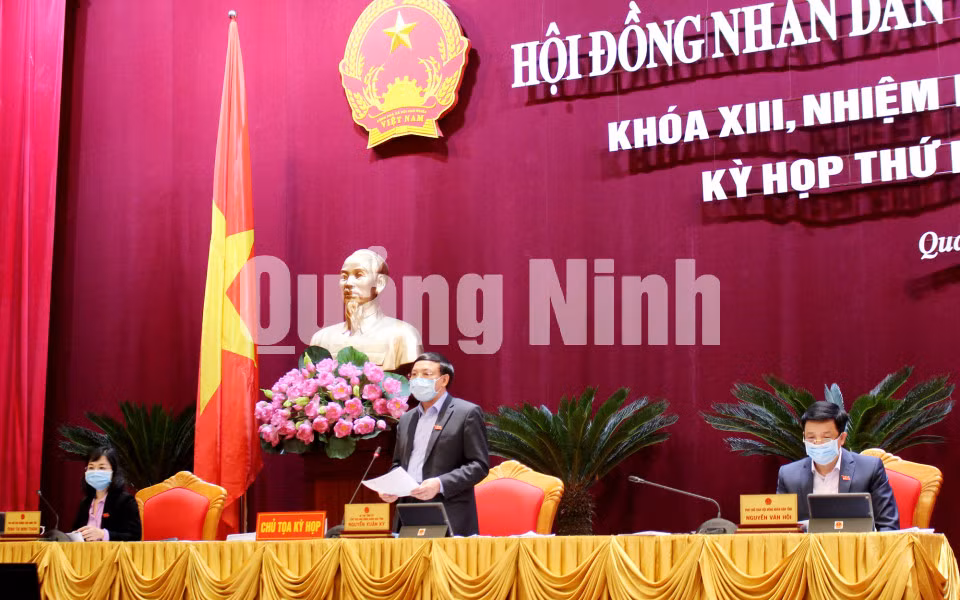 Chủ tọa kỳ họp điều hành phiên thảo luận tại kỳ họp (3-2020). Ảnh: Thu Chung