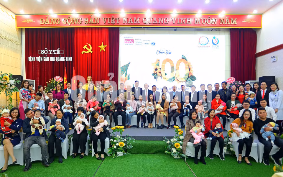 100 em bé đầu tiên ra đời bằng thụ tinh ống nghiệm (12-2019). Ảnh: Hùng Sơn