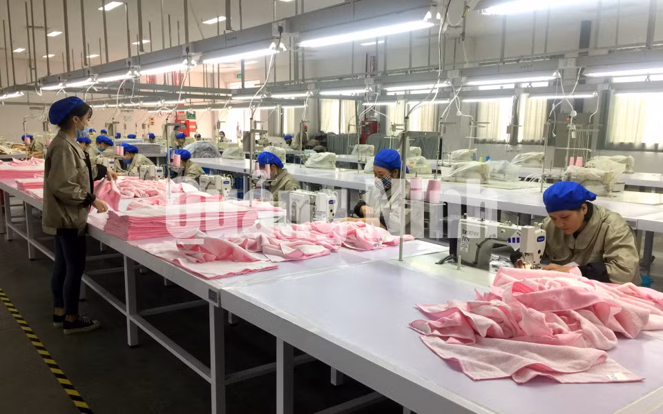 Sản xuất khăn tắm, khăn mặt cao cấp tại Công ty TNHH Đại Đông Việt Nam (KCN Texhong Hải Hà) (1-2018). Ảnh: Hữu Việt
