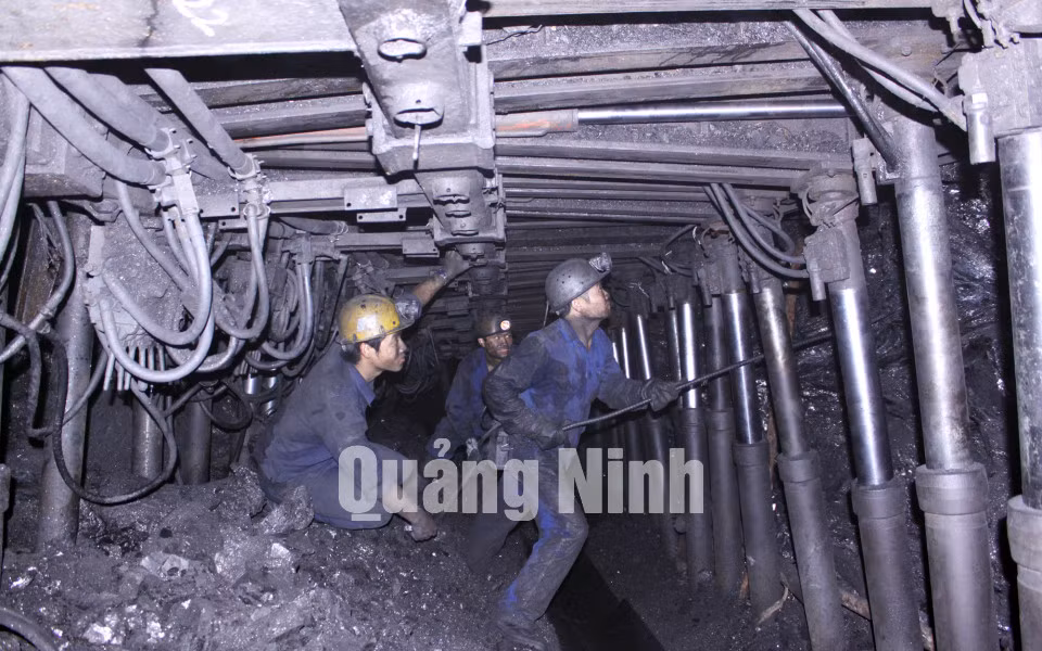 Khai thác than. Ảnh: Quốc Tuấn (CTV)