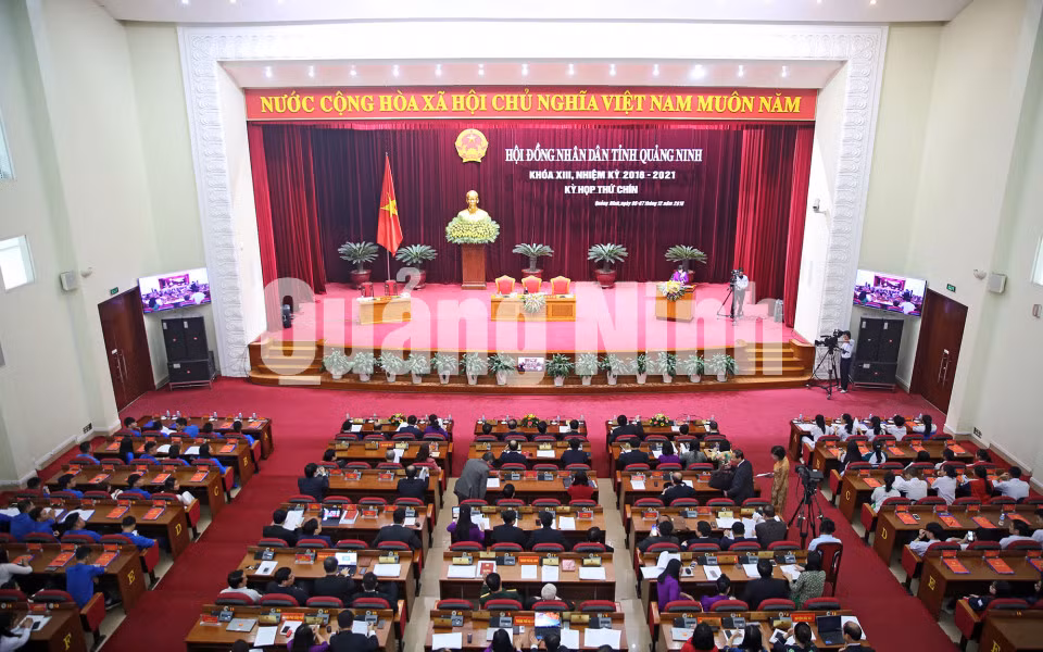 Quang cảnh kỳ họp (12-2018). Ảnh: Hùng Sơn