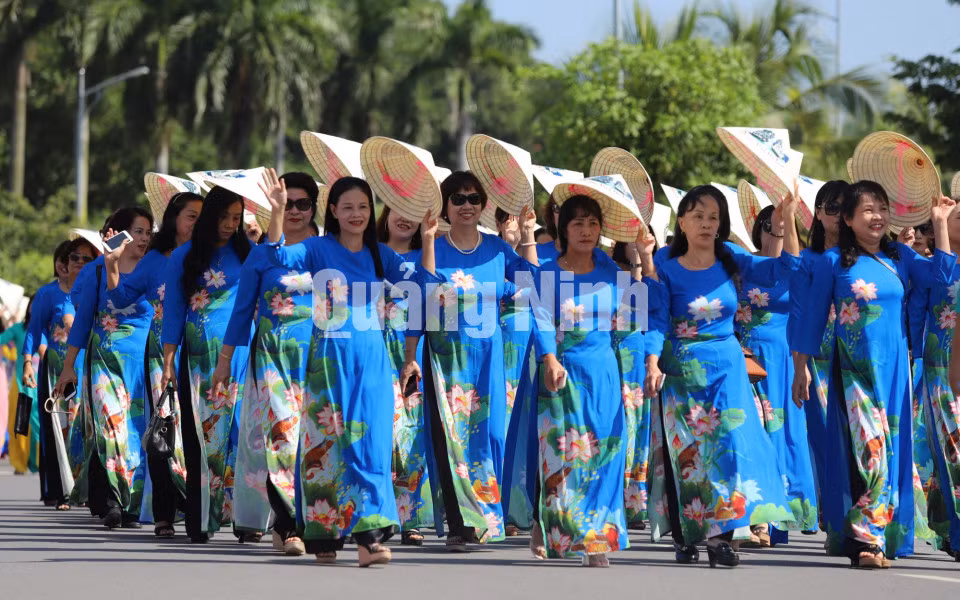 Các nữ doanh nhân của TP Hạ Long (10-2020). Ảnh: Đỗ Phương