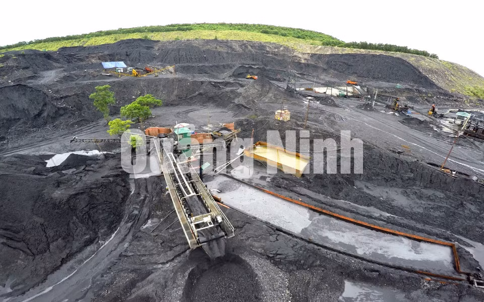 Khai trường sản xuất của Công ty CP Than Hà Tu - Vinacomin. Ảnh: Việt Trung (CTV)