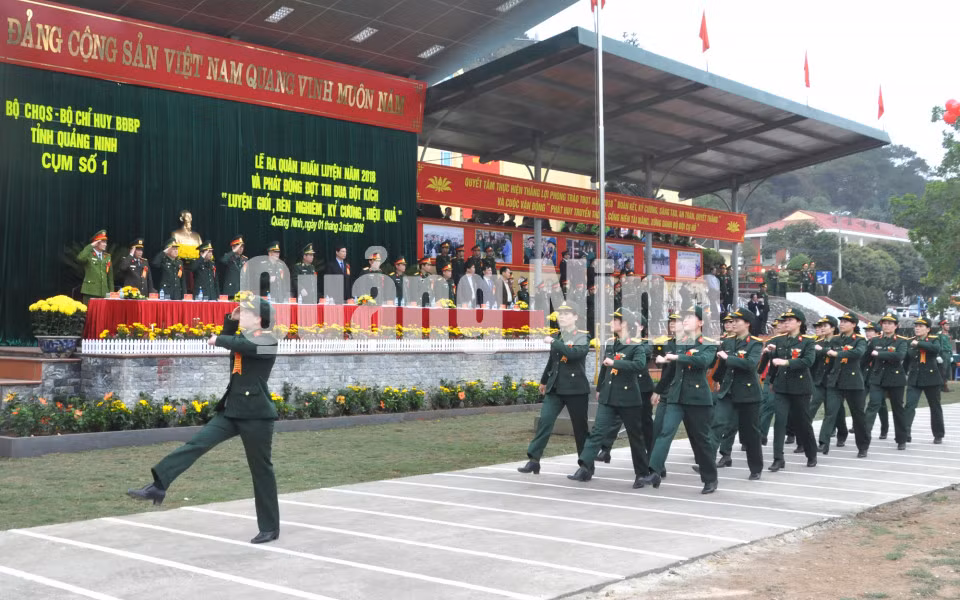 Màn diễu binh của các nữ quân nhân Bộ CHQS tỉnh tại lễ ra quân huấn luyện của Bộ CHQS tỉnh – BĐBP tỉnh năm 2018 (1-3-2018). Ảnh: Lưu Linh