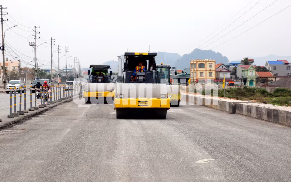 Gói thầu số 2 thi công đoạn từ Km144+600 đến Km162+000 (đoạn Hạ Long - Mông Dương) (2-2016). Ảnh: Đỗ Phương