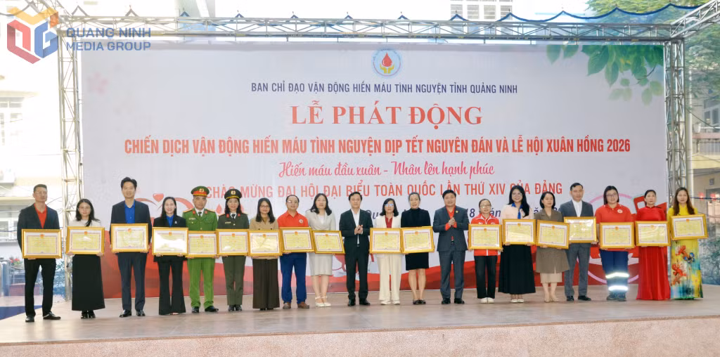 19 tập thể được nhận bằng khen của UBND tỉnh vì có thành tích xuất sắc về việc tăng cường công tác vận động hiến máu tình nguyện giai đoạn 2021-2025.