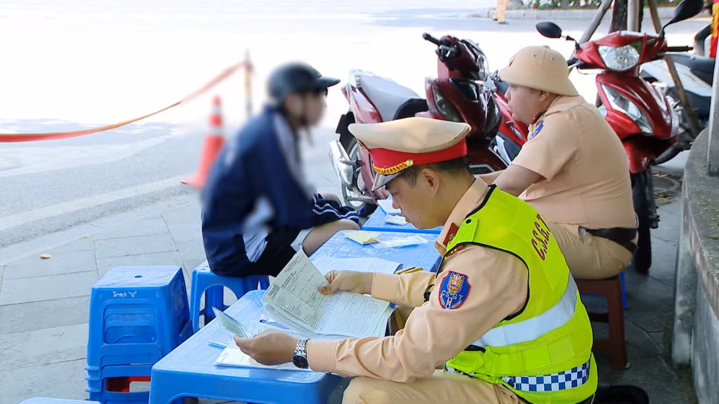 3 ngày nghỉ, lực lượng CSGT đã phát hiện xử lý gần 270 trường hợp lái xe vi phạm nồng độ cồn.