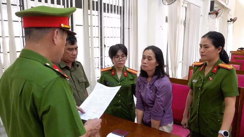 Công an Đà Nẵng khởi tố, bắt tạm giam người phụ nữ phá khóa, chiếm nhà trái phép nhiều năm. Ảnh: CACC