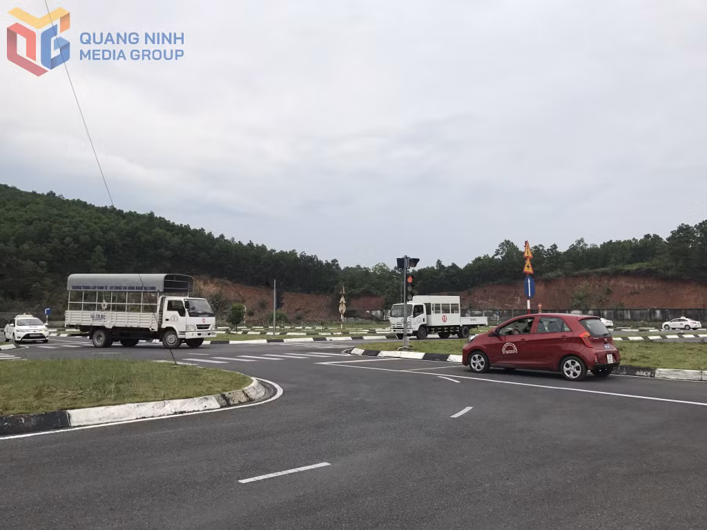 Việc tăng cường kiểm tra của cơ quan chức năng đã ngăn chặn có hiệu quả hành vi gian lận trong sát hạch lái xe ở Quảng NInh.
