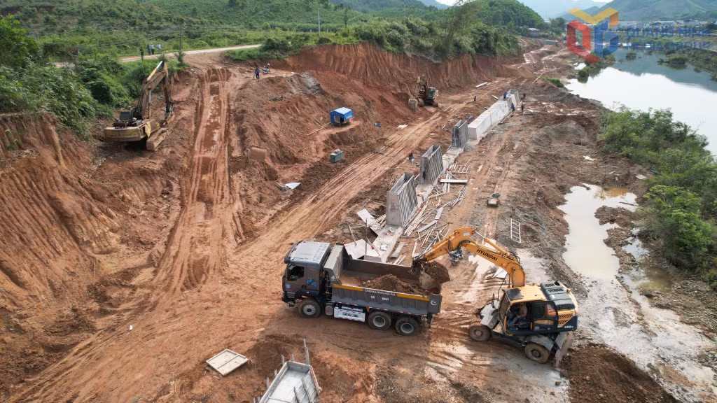 Tập trung nhân lực thi công những đoạn đã có mặt bằng