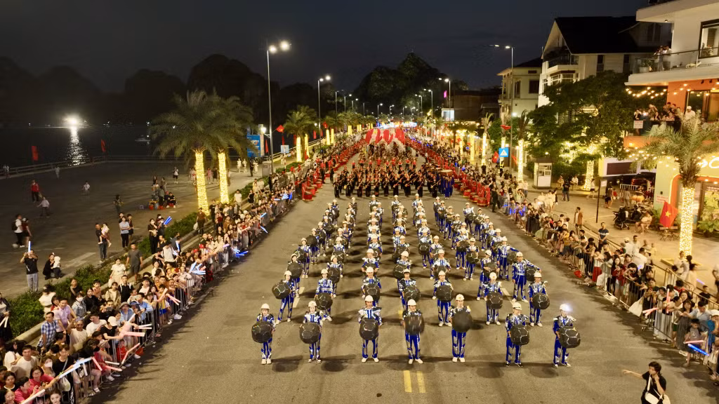 Chương trình có sự tham gia của 14 đoàn nghệ thuật