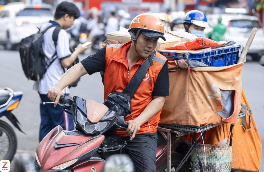 Thời trang là một trong những ngành hàng có doanh thu ấn tượng nhất sàn TMĐT. Ảnh: Phương Lâm.