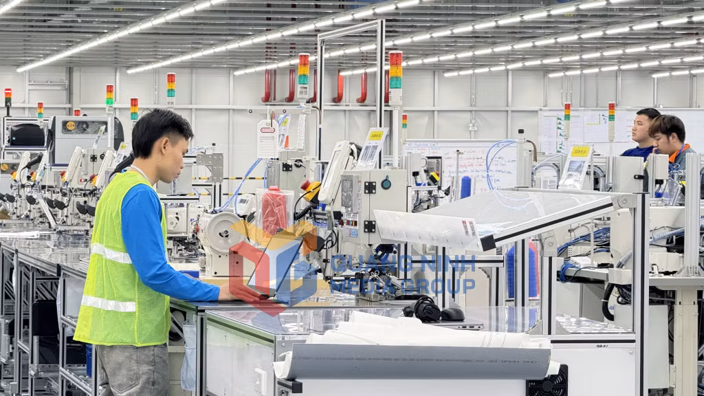 Công nhân lao động làm việc tại Công ty TNHH Autoliv Việt Nam, KCN Sông Khoai, xã Hiệp Hoà (4-2026). Ảnh: Thanh Hằng