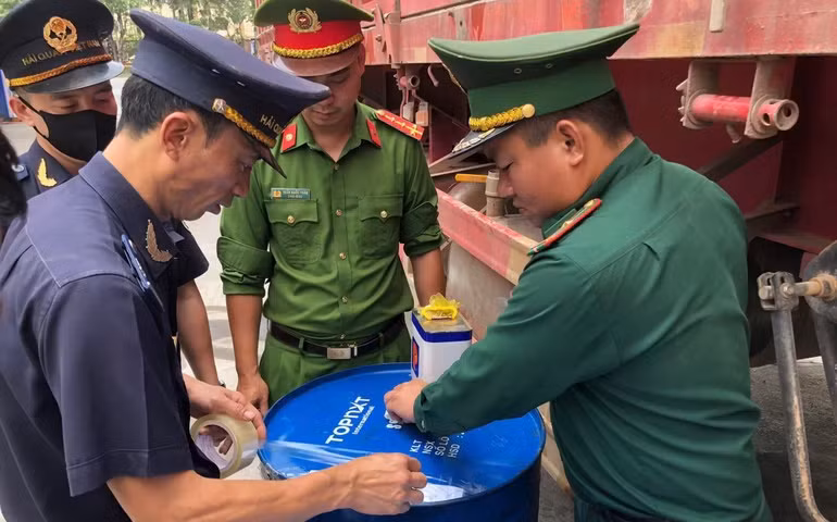 Toàn bộ tang vật được cơ quan chức năng tỉnh Quảng Trị tạm giữ, xác minh, làm rõ để xử lý theo quy định.