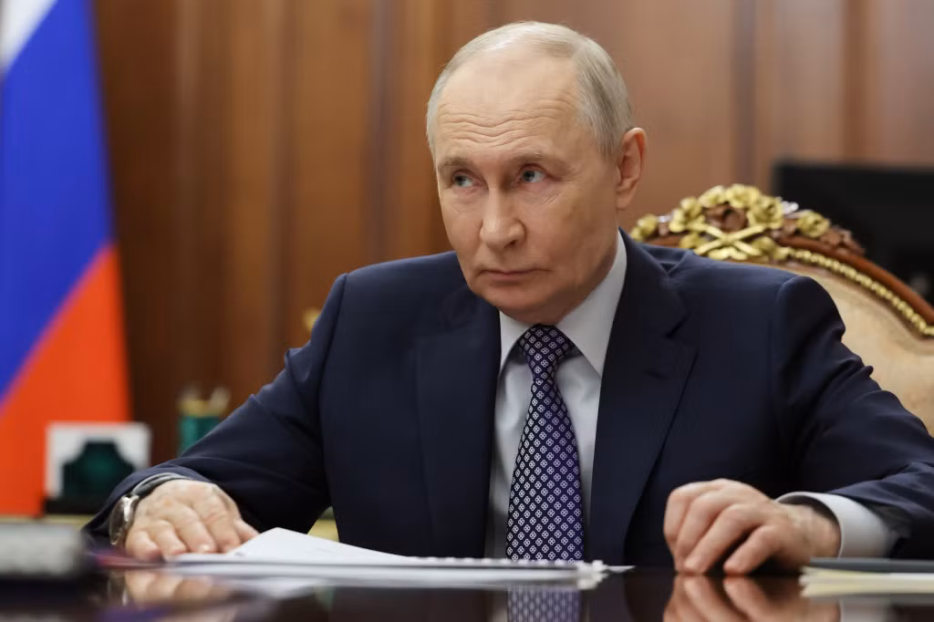 Tổng thống Nga Vladimir Putin trong cuộc họp tại Điện Kremlin ở Mát-xcơ-va, ngày 9/4/2026. Ảnh: AP