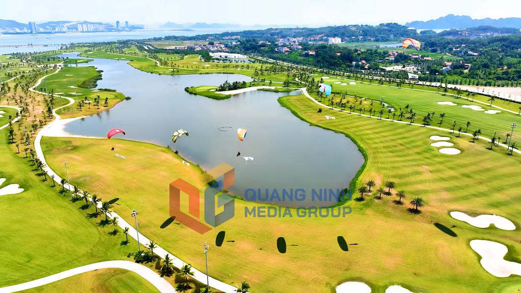 Sân golf Tuần Châu (4-2026). Ảnh: Hoàng Nga