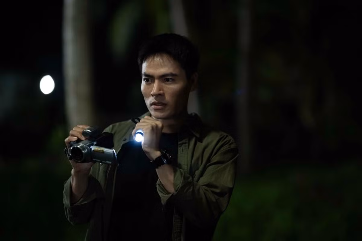 Võ Tấn Phát ngoài Anh hùng còn đóng chính trong Heo năm móng.