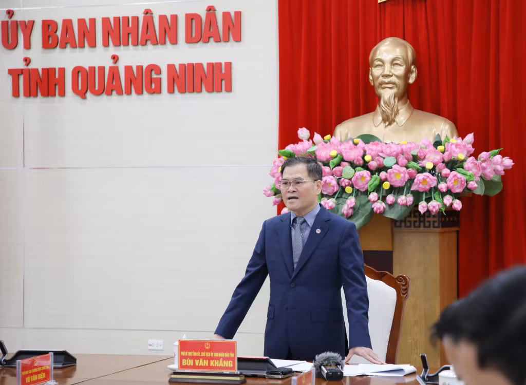 Đồng chí Bùi Văn Khắng, Phó Bí thư Tỉnh ủy, Chủ tịch UBND tỉnh