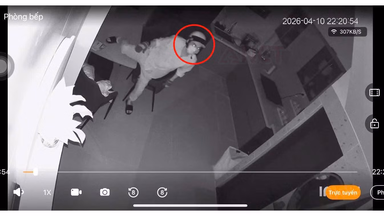 Vũ là đối tượng đột nhập vào nhà lấy trộm tài sản và bị camera ghi lại. Ảnh: Công an Cần Thơ
