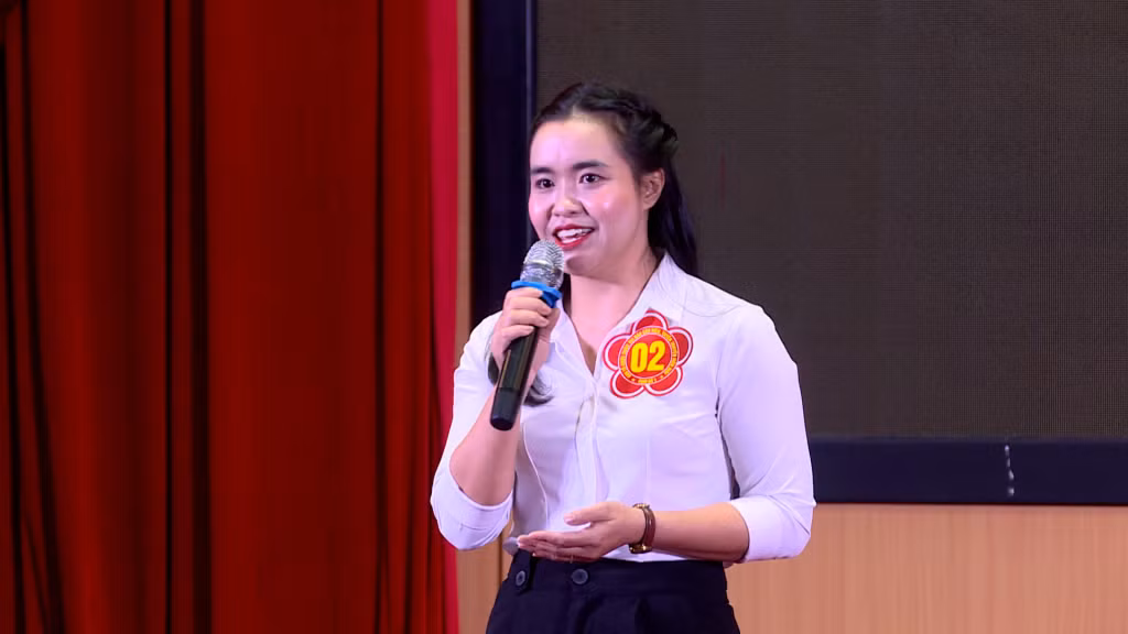 Thí sinh trình bày phần thi thuyết trình.