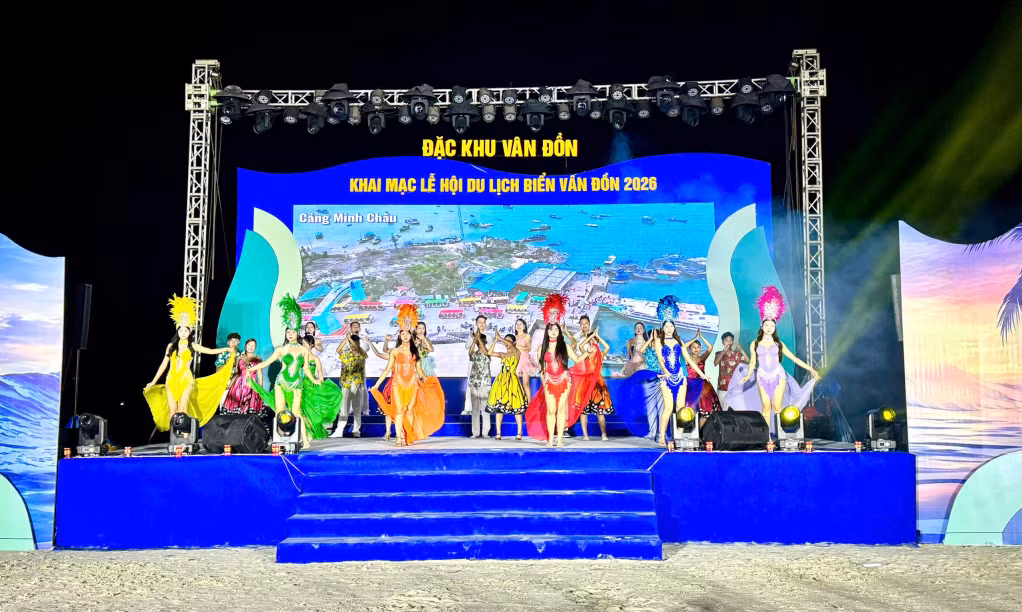 Nhiều tiết mục văn nghệ đặc sắc được biểu diễn tại Lễ khai mạc lễ hội du lịch biển Vân Đồn năm 2026.