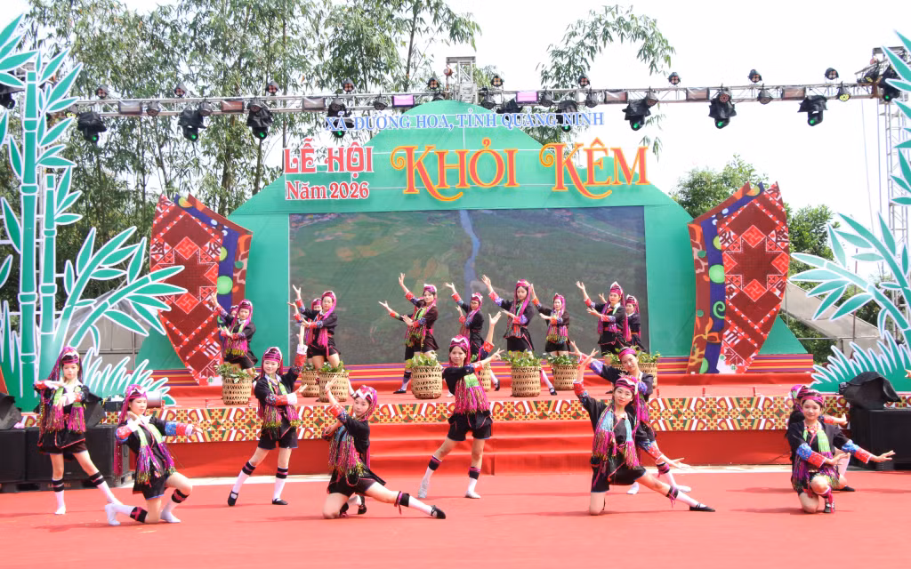 Tiết mục văn nghệ đặc sắc mang đậm dấu ấn văn hóa của đồng bào dân tộc Dao do chính người dân đại phương biểu diễn.