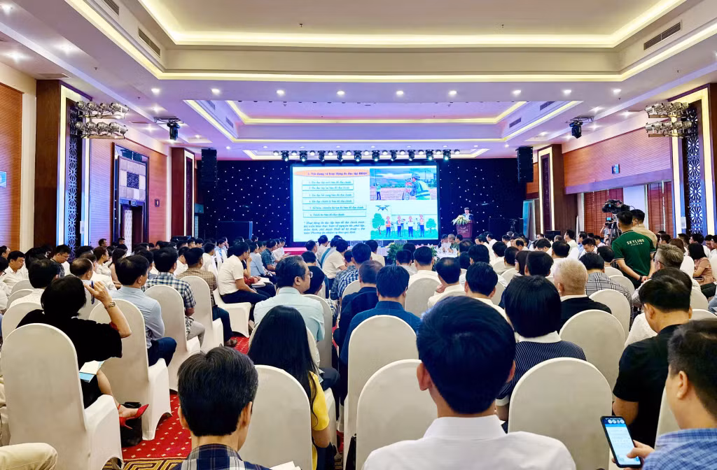 Quang cảnh hội nghị.