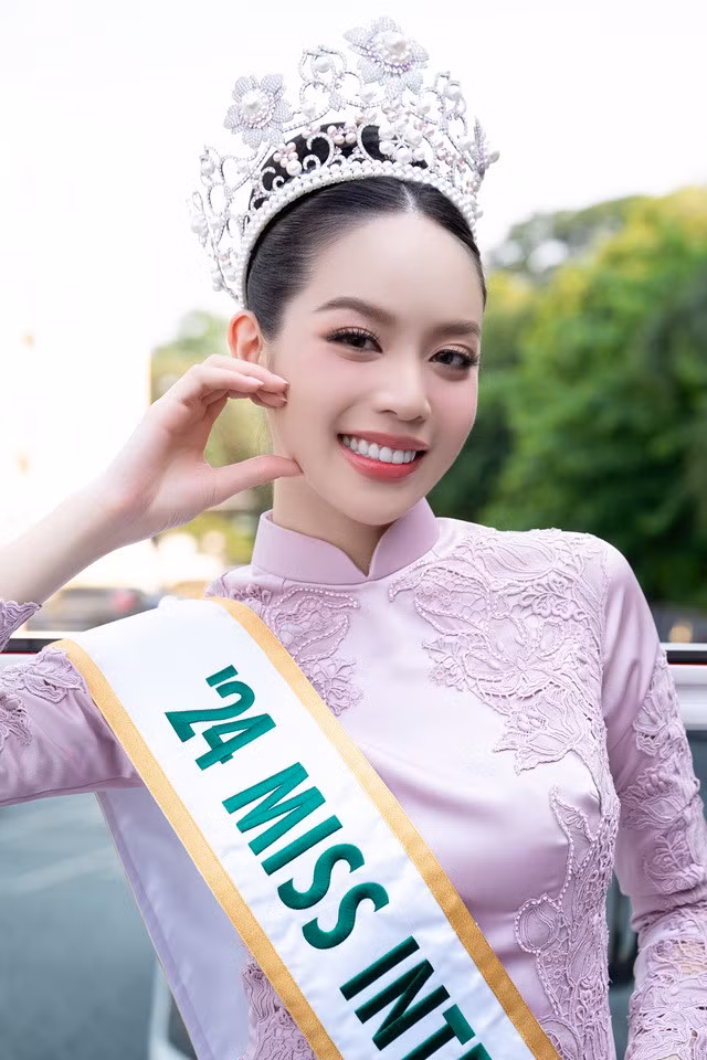 Tân hoa hậu Quốc tế Huỳnh Thị Thanh Thủy