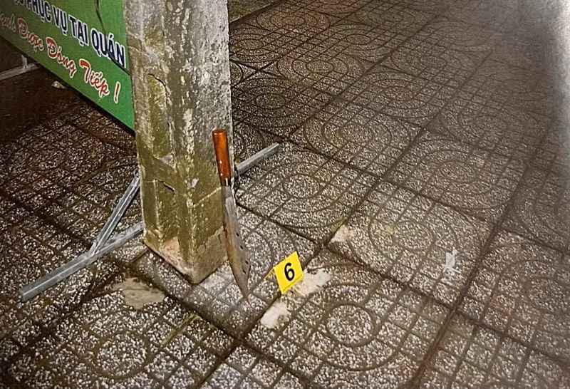 Một trong số các hung khí thu giữ tại hiện trường.