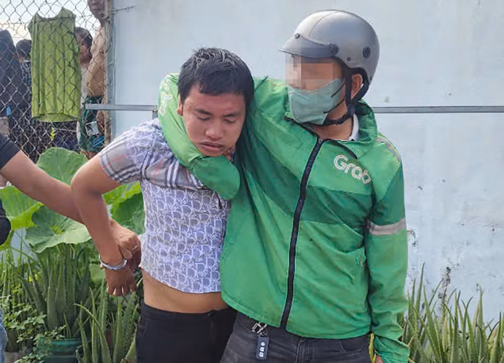 Đối tượng Nguyễn Hữu Truyền khi bị bắt giữ. Ảnh: Công an cung cấp