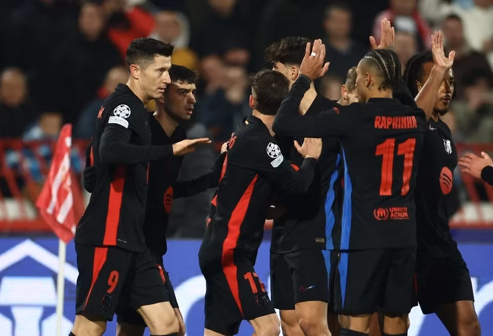 Hàng công Barca đang trên đường có mùa giải lịch sử.