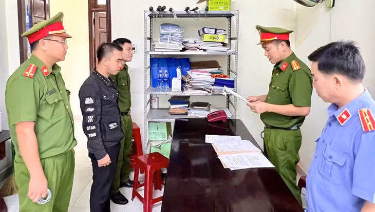 Ông Võ Thành Hưng, phó chỉ huy trưởng Ban chỉ huy quân sự xã Tam Thành, bị bắt về hành vi lạm dụng chức vụ, quyền hạn chiếm đoạt tài sản - Ảnh: TRANG PHƯƠNG