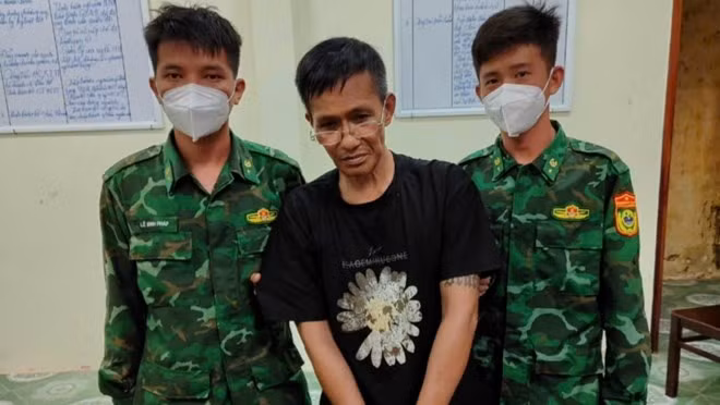 Cường giấu ma túy trên người và trong phòng trọ ở TP Phú Quốc còn có thêm ma túy, súng. Ảnh: Biên phòng cung cấp