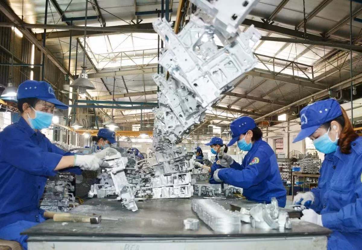 Ngành công nghiệp Việt Nam đang chuyển đổi mạnh mẽ, thu hút "làn sóng" đầu tư giá trị cao. Ảnh: T.L