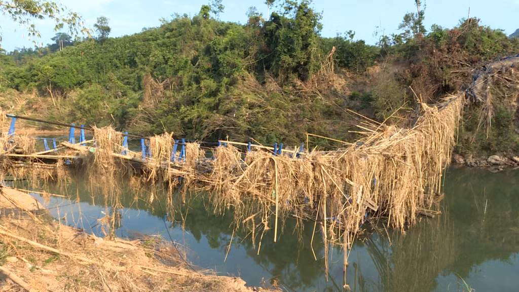 Hiện trạng cầu treo Làng Lốc (xã Thanh Lâm, huyện Ba Chẽ) bị hư hại do thiên tai.