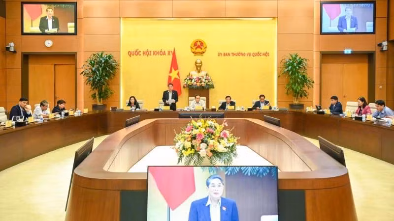 Quang cảnh cuộc họp chiều tối nay của Ủy ban Thường vụ Quốc hội.