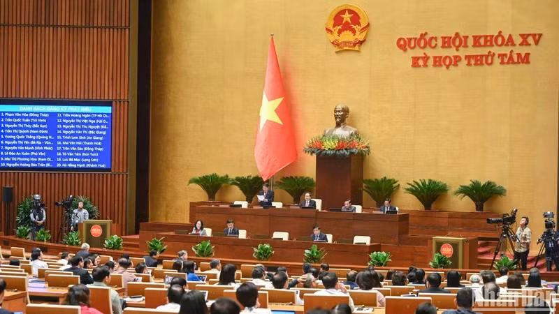 Quang cảnh phiên làm việc sáng 4/11. (Ảnh: DUY LINH)