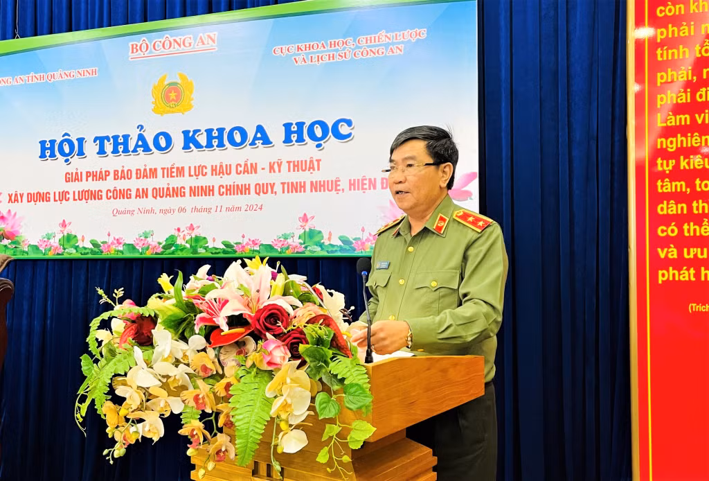 Trung tướng, PGS.TS Trần Vi Dân, Cục trưởng Cục Khoa học, Chiến lược và Lịch sử Công an phát biểu tại Hội thảo.