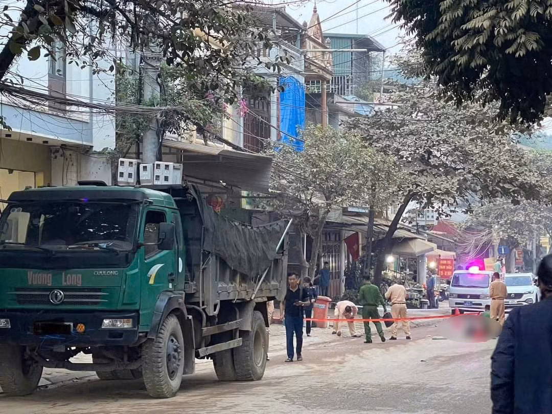 Hiện trường vụ tai nạn khiến người đi xe máy tử vong.