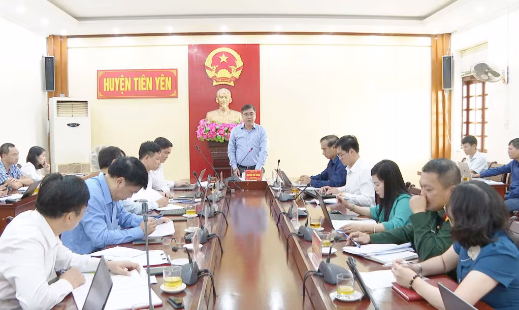 Tiểu ban Văn kiện Đại hội đại biểu Đảng bộ huyện Tiên Yên lần thứ XXVI nhiệm kỳ 2025 - 2030 đã tổ chức họp để cho ý kiến về sơ thảo Đề cương báo cáo chính trị trình tại Đại hội.